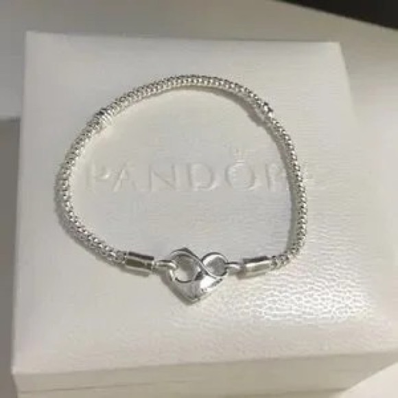 Pandora Moments Studded Chain Bracelet Size 7.5 Wrist Size 6.7 in - Picture 3 of 3